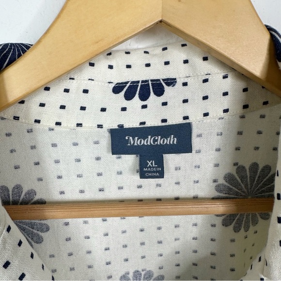 Modcloth Wisely Linen White Navy Daisy Tie Front Top Size XL - Picture 2 of 7